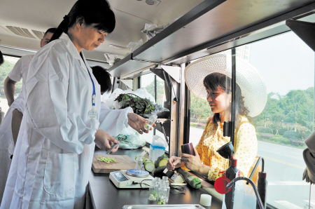 挑選食品安全檢測車廠家，需要注意這3點