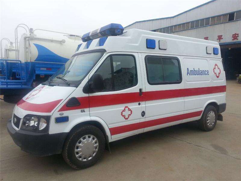 救護車和醫(yī)療車有什么區(qū)別？救護車廠家專業(yè)為你解答。01