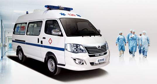 命懸一線牽動(dòng)人心，救護(hù)車臨危不亂治病救人_